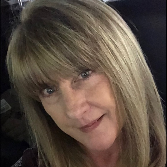 Meet your Posher, Vicki - Picture 1 of 1